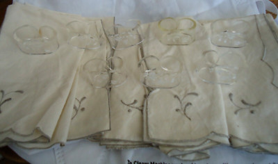VINTAGE NAPKINS & LUCITE RI FLORAL DESIGN 7 IN SET LINEN EMBROIDERY