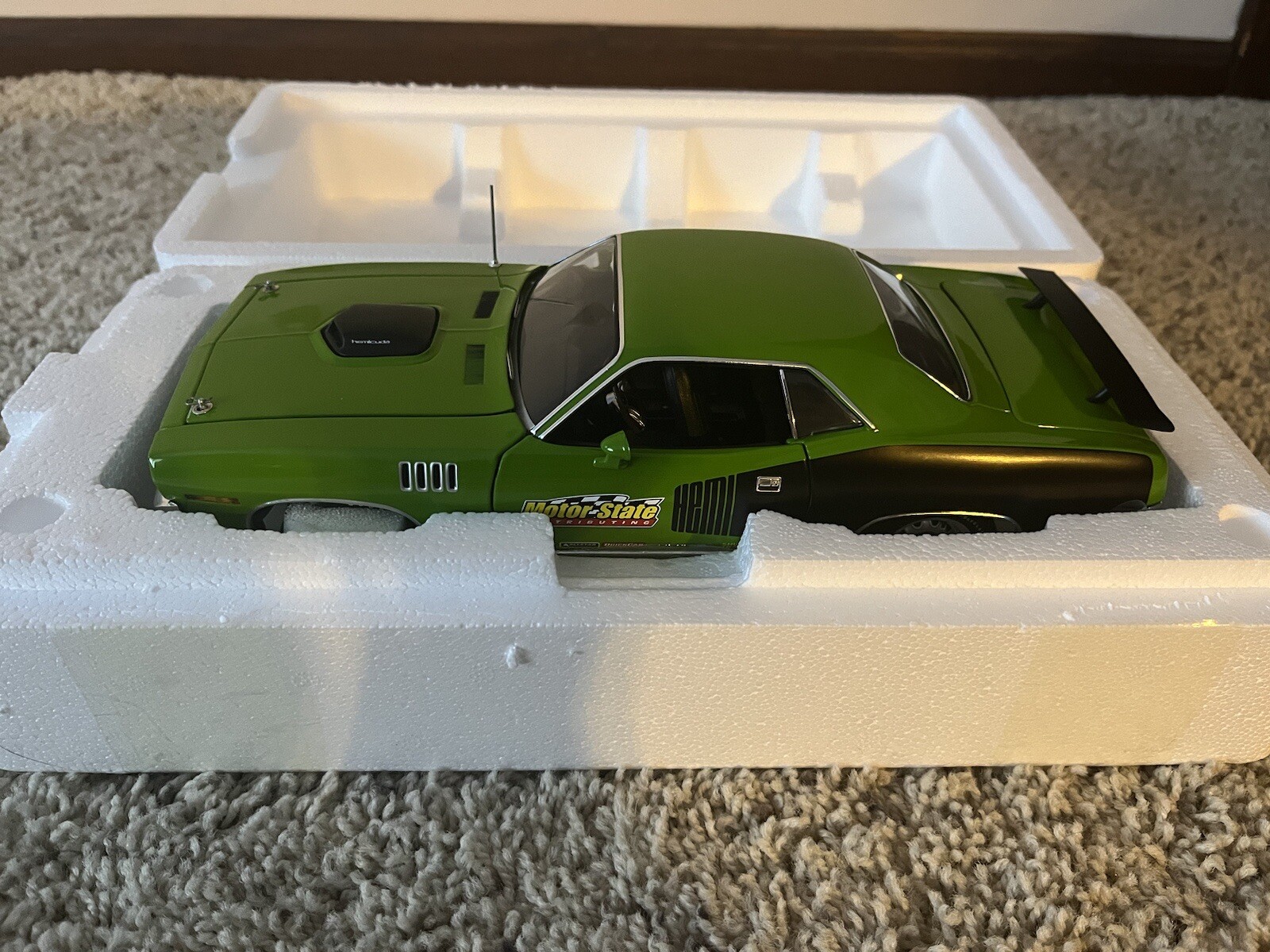 BRAND NEW 2022 Motor State Holiday Edition 1971 Plymouth Hemi Cuda 1/18