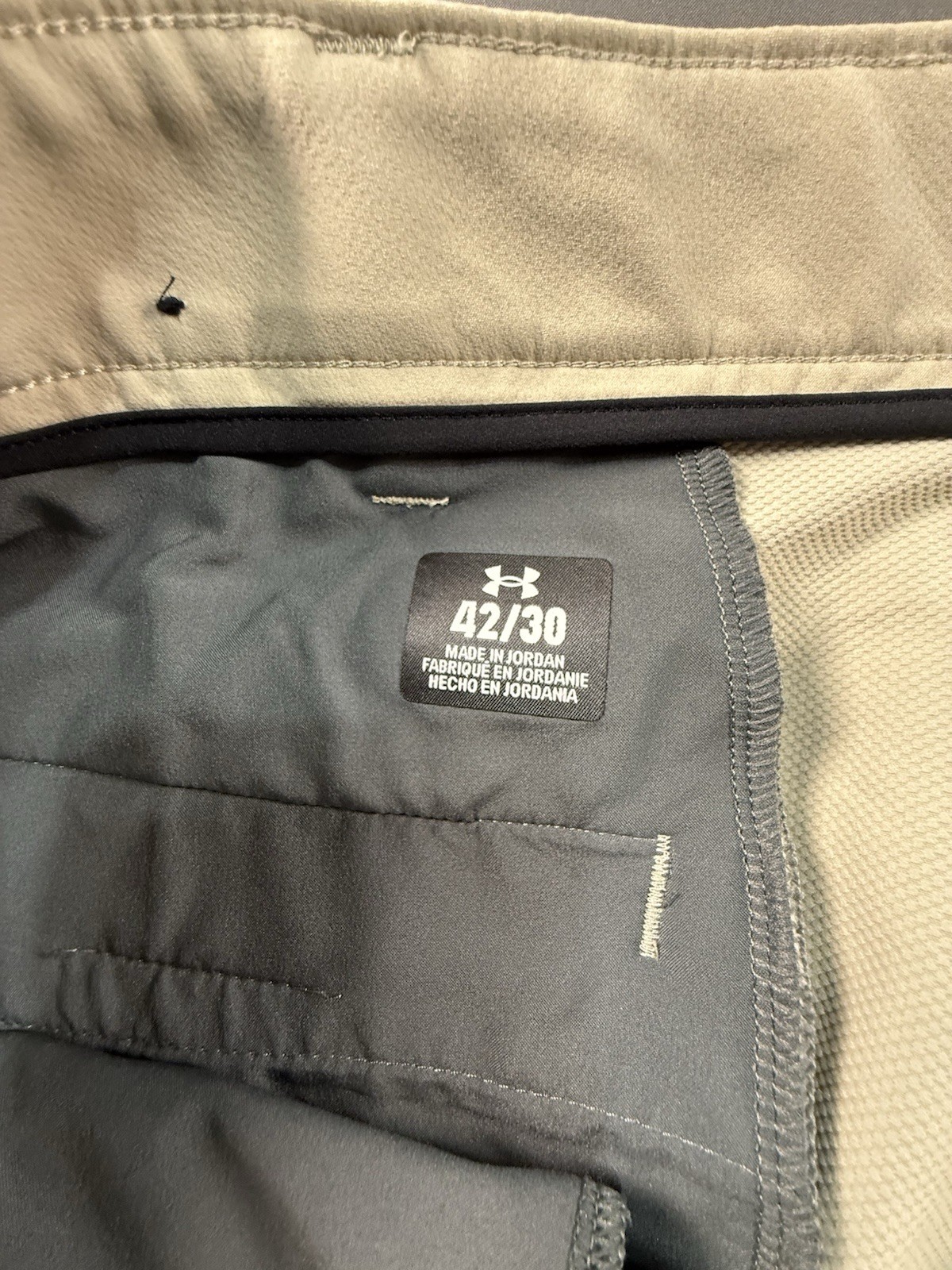 Under Armour Men's Khaki Tan Golf Pants Size 42x30 Stretch Style thumbnail 3