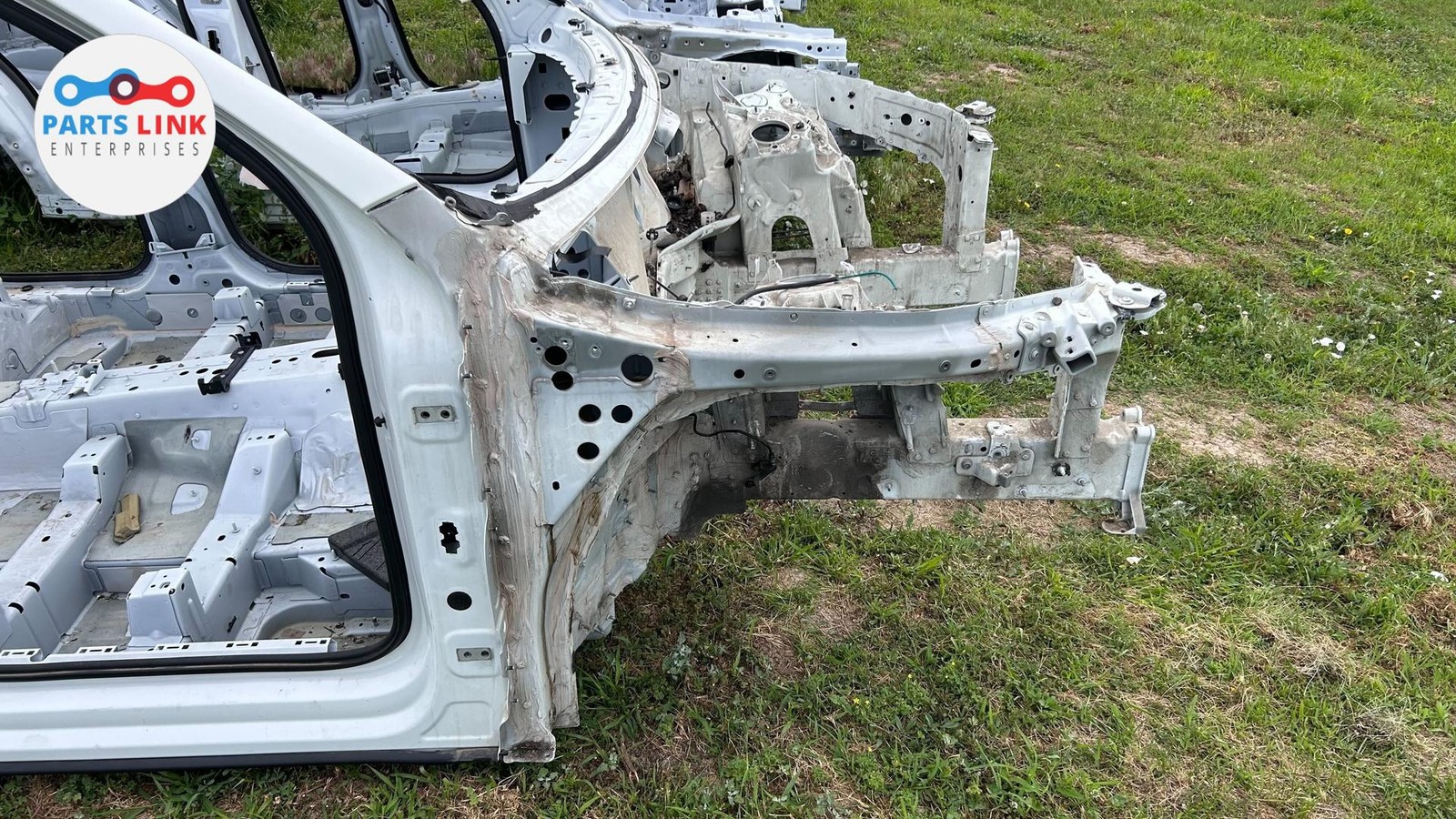 2016-20 BENTLEY BENTAYGA FRONT RIGHT APRON INNER FENDER STRUCTURAL CUT A9B 636