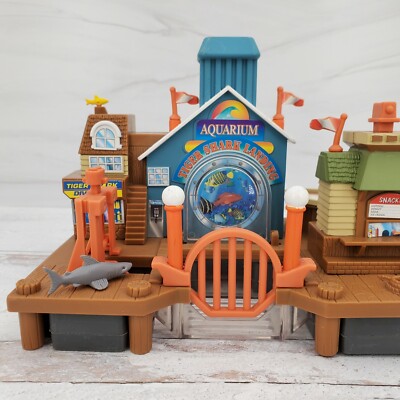 1996 Galoob Micro Machines Exploration Sea Tiger Shark Landing