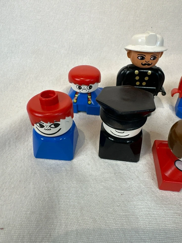 Vintage Duplo Vintage Figures & Pig Lot Animal People Building Toys - Image 4 of 4