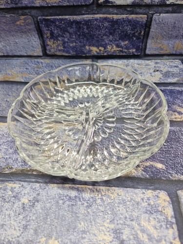 Vintage 3 Section Glass Nibbles / Hors d'Oeuvres Dish - Picture 2 of 6