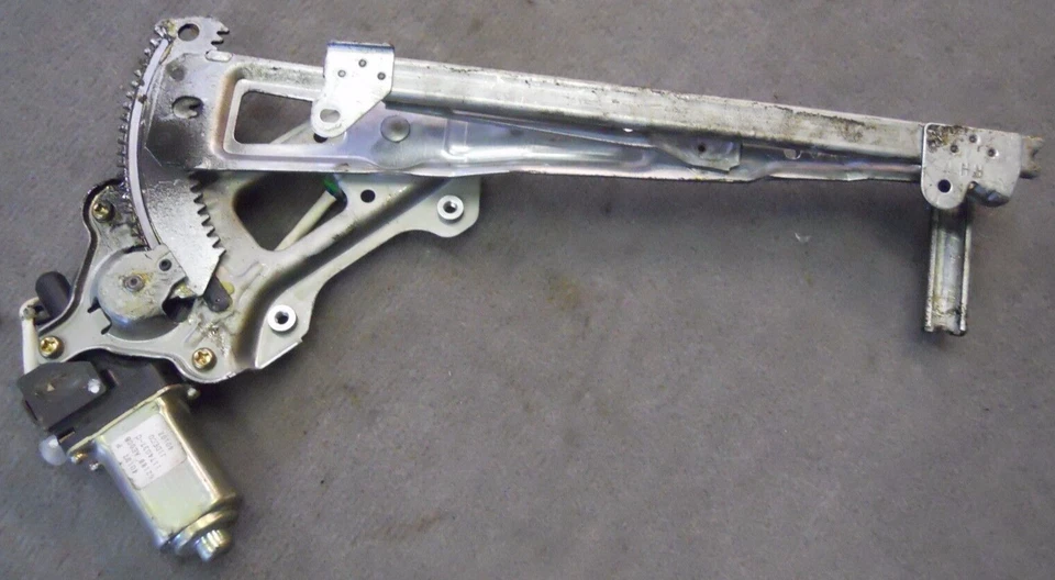 2003-06 SUBARU BAJA ПАССАЖИРСКОЕ ЗАДНЕЕ СТЕКЛО МОТОР РЕГУЛЯТОР OEM P/N 62188AE00B  - Изображение 3 из 3