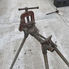 RIDGID Yoke Vise Model B-Y 2-1/2"  & SY-2-1/2 Pipe Stand Horse Ohio