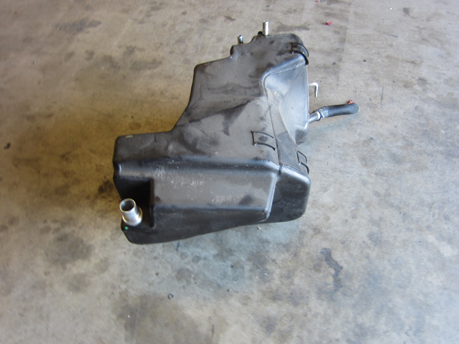 Ferrari 458 Italia - RH Fuel Tank  -  - P/N 257456