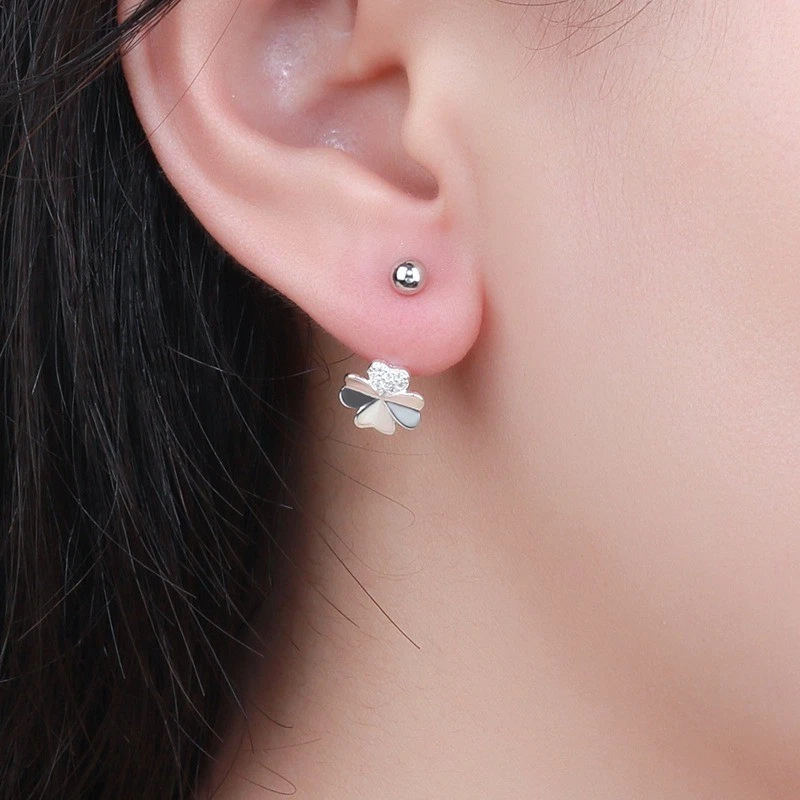 Gancho de oreja de trébol de cuatro hojas para mujer Pendientes Hebilla de tornillo Oreja Hueso Uña Cobre Foto 2 de 4