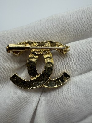 Vintage CHANEL CC Logo Rhinestone Brooch Gold Tone Pin w/ Box