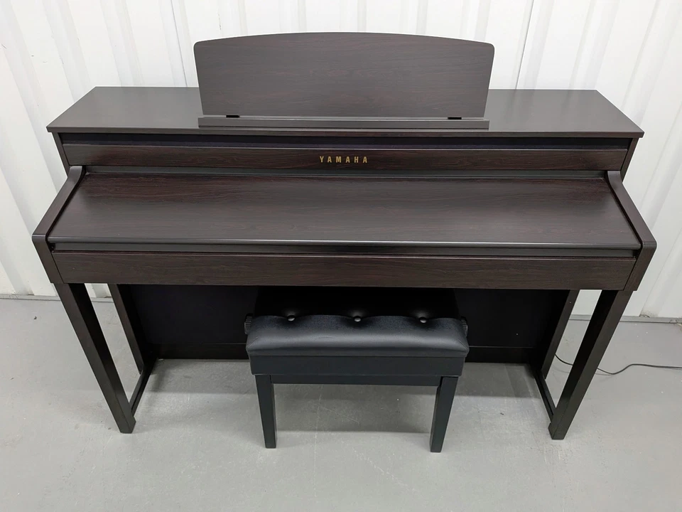 Yamaha Clavinova CLP-480PE digital piano + stool in glossy black stock #26365, photo 2 of 5
