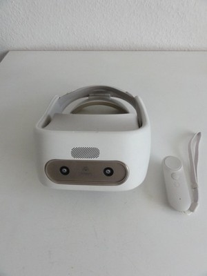 VR Brille HTC Vive Focus mit Controller, Standalone ( PC nicht erforderlich )