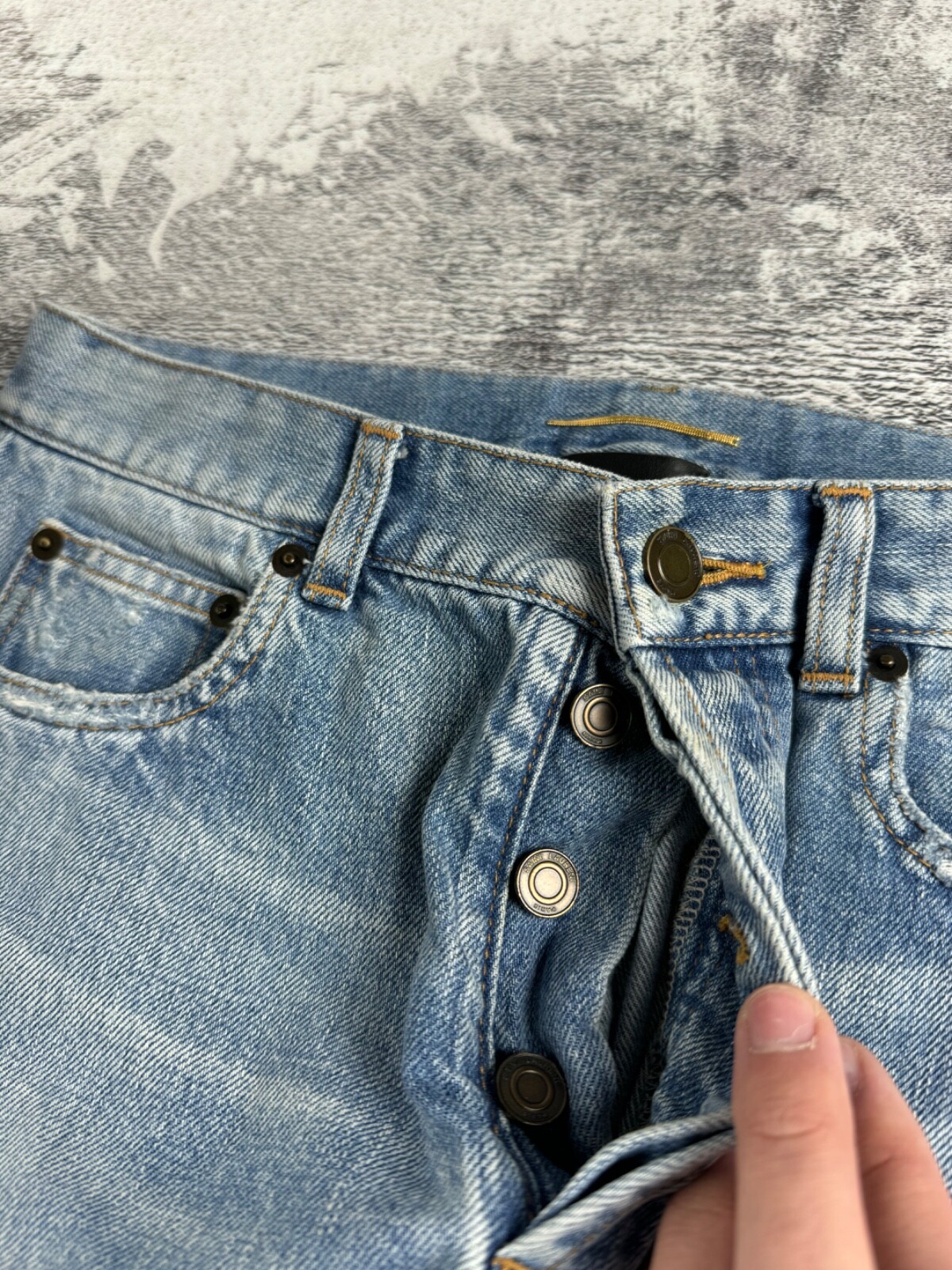 Picture 19 of 24