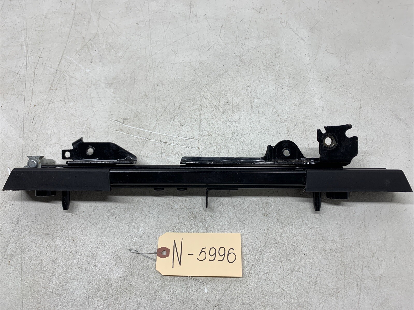 Tesla Model Y/3 Front Driver Side Left Hand Seat Rail Track Section 1101683-00-F-image