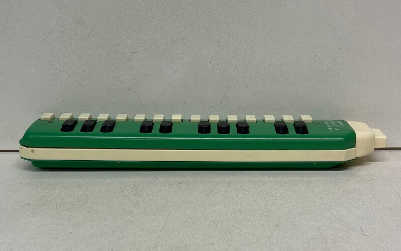 HOHNER Melodica Soprano In Green with 25 Keys 32 x 4 x 6 cm Vintage