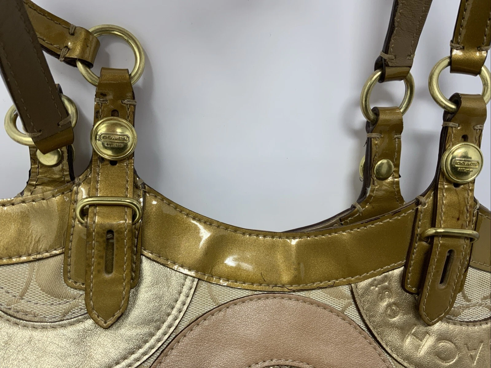 BORSA A TRACOLLA COACH CARLY PATCHWORK METALLIZZATA ORO MARRONE CHIARO PELLE MACCHIA SPORCA