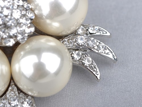 Faux Pearl Clear Crystal Rhinestone Bridal Floral Costume Silver Tone Pin Brooch - Picture 3 of 4