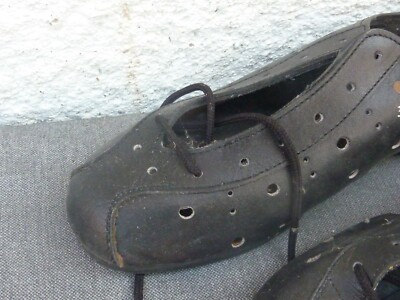 Anciennes Chaussures De Cyclisme RIVAT - Made In France - Pointure 39 (pour Pièces)
