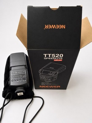 Neewer TT520 Flash Speedlite GN 33 for DSLR Cameras
