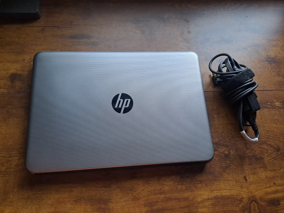 Portátil HP 14 pulgadas FHD AMD E2-7110 4 GB RAM 32 GB eMMC 14-an013nr Foto 2 de 4