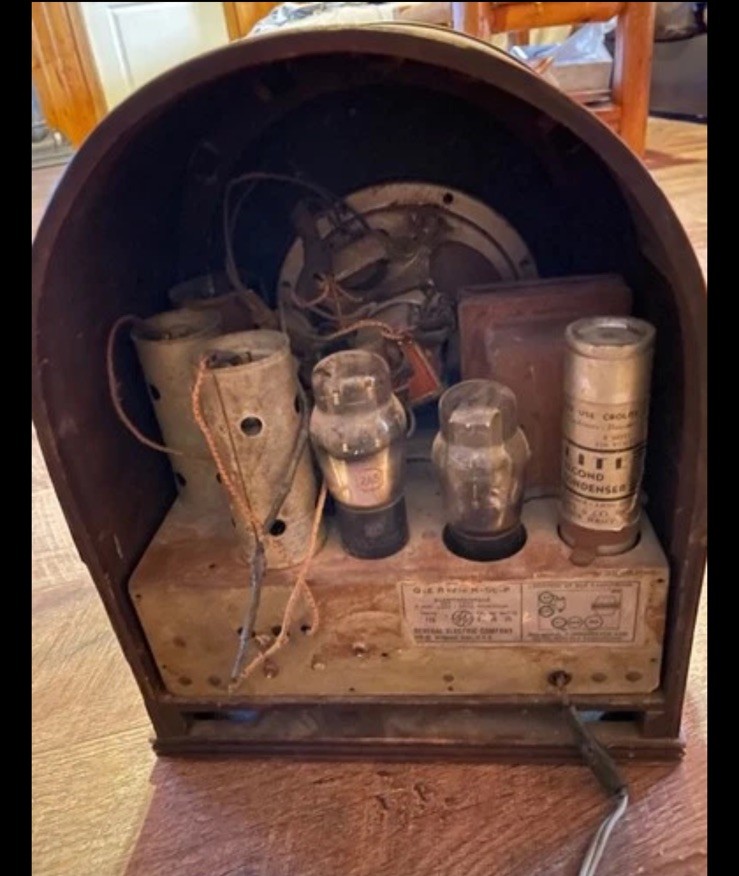 Vintage 1930’s General Electric Tube Radio  K-50-P Wooden Shell