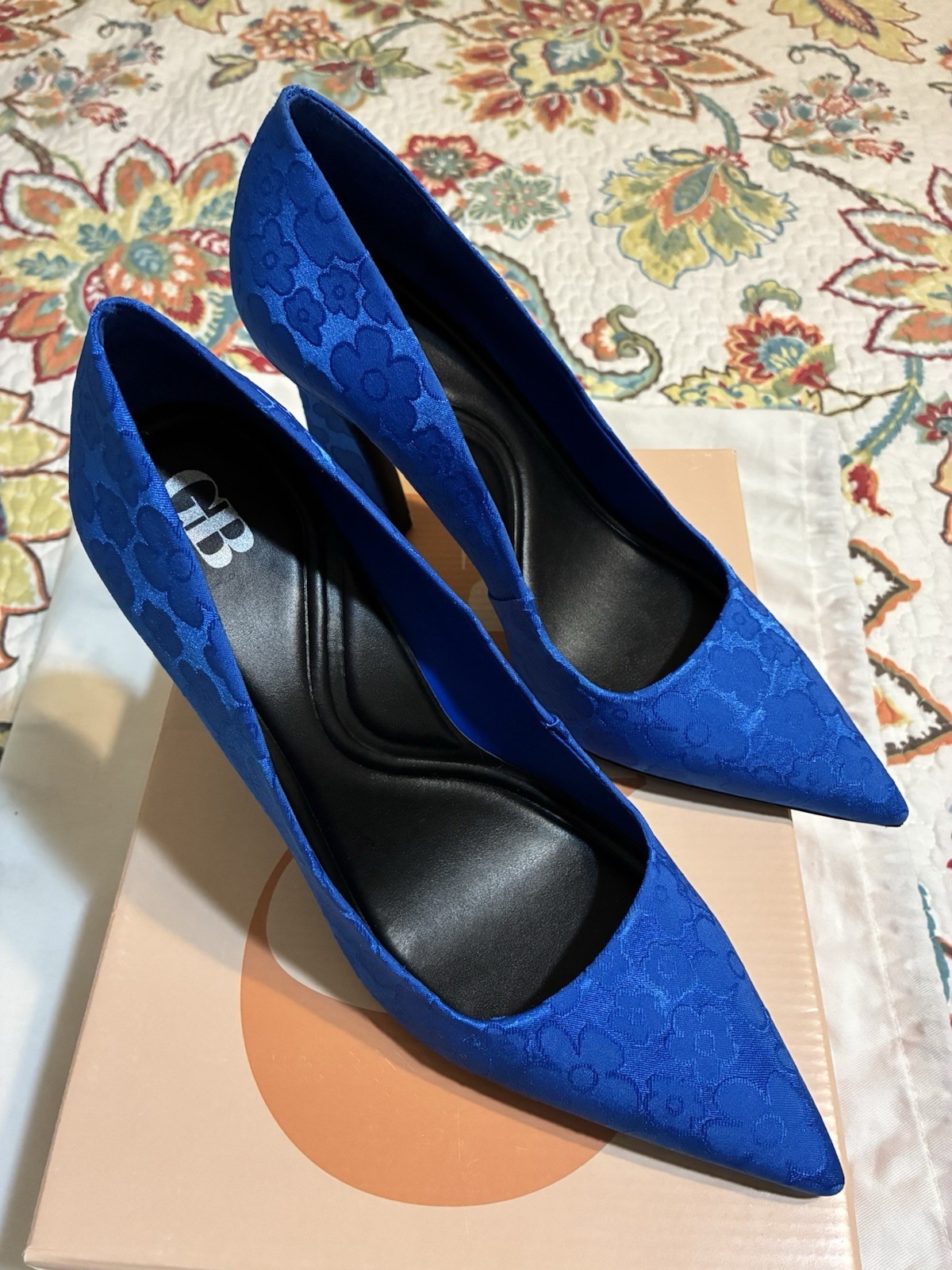 Gianni Bini Royal Blue Floral Print Women Pumps. 8.5. Jacquard Material.