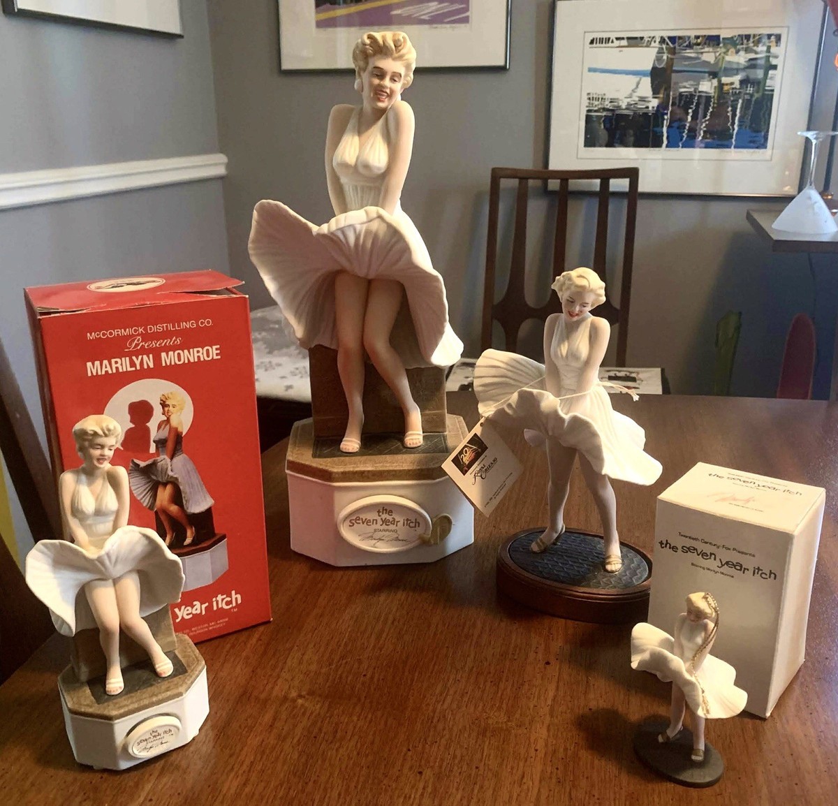 Marilyn Monroe 2 Decanters 2 Figurines Seven Year Itch Vintage