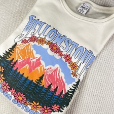 NWOT Born Yellowstone Graphic Sweatshirt Cream Vintage Nature Mountains XL
