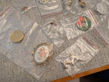 Vintage Mixed Lot Brooches & Pins 20 Pieces Various Sizes and Types