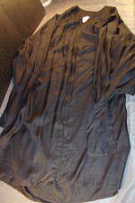 JOSTENS THE ELEMENT COLLECTION 5'4-5'6 BLACK SCHOOL GRADUATION GOWN