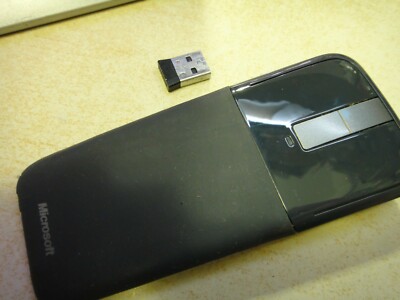 Microsoft Arc Touch - the portable, bendy mouse 1428 HAS SLIGHT PROBLEM
