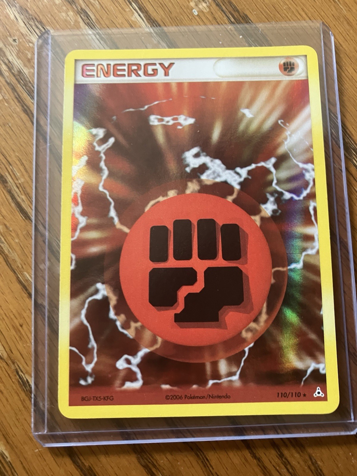 The Pokémon Company Fighting Energy 110/110 Holo Rare Holon Phantoms