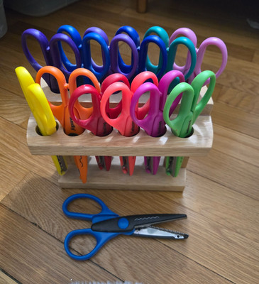 13 Various Paper Edgers Edge Craft Pattern Scissors with Wooden Holder