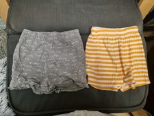 2 Kinder Shorts Gr. 92 kurze Hosen