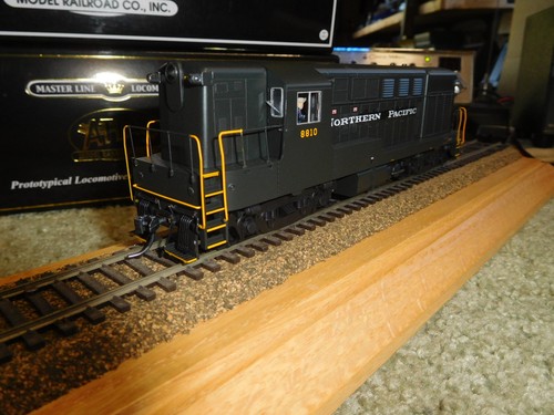 Atlas FM H16-44 HO Diesel Locomotive, DCC w/ Sound, Northern Pacific RR, w/box, - Picture 2 of 7