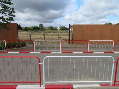 Photo 6x4 Gap in the fence Trumpington The houses in view are in Foster R c2016