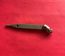 *NOS* 175670-SINGER-BUTTON FINGER LEVER- FOR SEWING MACHINE- FREE SHIPPING*