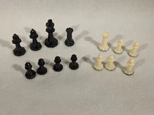 (4) Vintage Drueke Octagon Octagonal Base Plastic Chess Pieces Weighted Felted