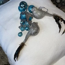 Frontgate FEATHER TAIL CHRISTMAS GLASS BIRD ORNAMENTs And Grape Cluster