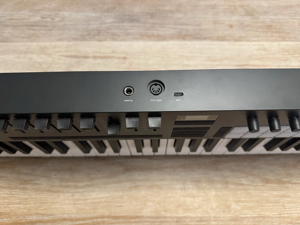 Novation Launchkey 61 MK4 61 Key USB MIDI DAW Keyboard Controller - Image 4 of 4