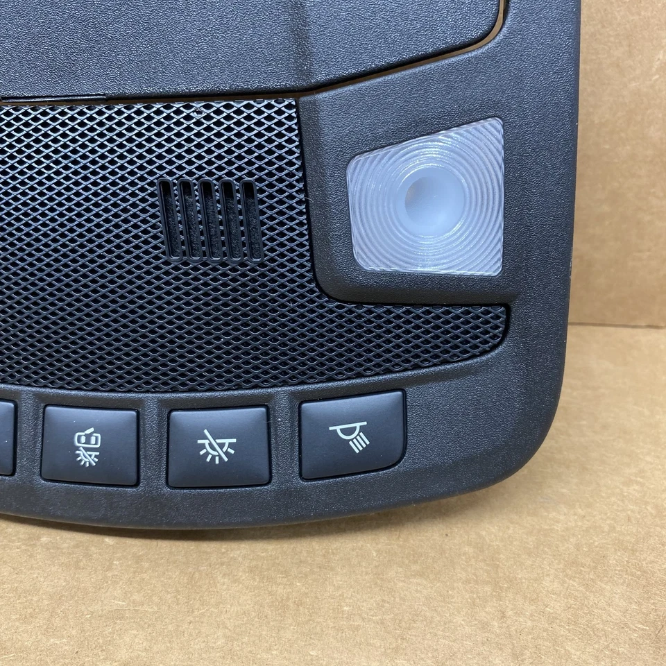 Черный оригинальный купольный фонарь для верхней консоли Ford Edge 2015-2022 годов выпуска - Изображение 4 из 4