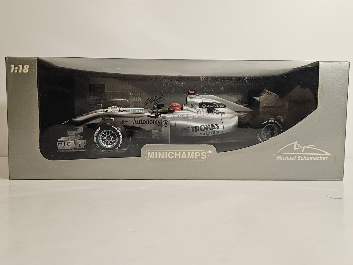 F1 MERCEDES AMG W03 Michael Schumacher De 2012 1/18 Scale 110120107