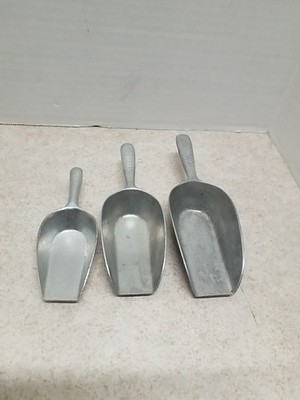 Set Of 3 Vtg Flat Bottom Aluminum/ Metal Scoops 3 Sizes Kitchen Deco Retro