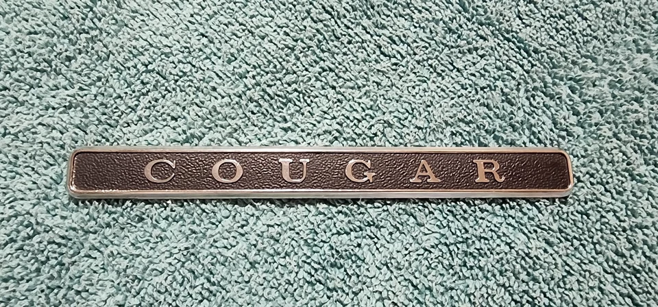 НОВАЯ ИЗ СТАРЫХ ЗАПАСОВ РЕДКАЯ МЕТАЛЛИЧЕСКАЯ ЭМБЛЕМА РТУТНОЙ ПУМЫ 1970 СТАНДАРТНАЯ ПРИБОРНАЯ ПАНЕЛЬ ASLO ПОДХОДИТ ДЛЯ 1969 - Изображение 3 из 4