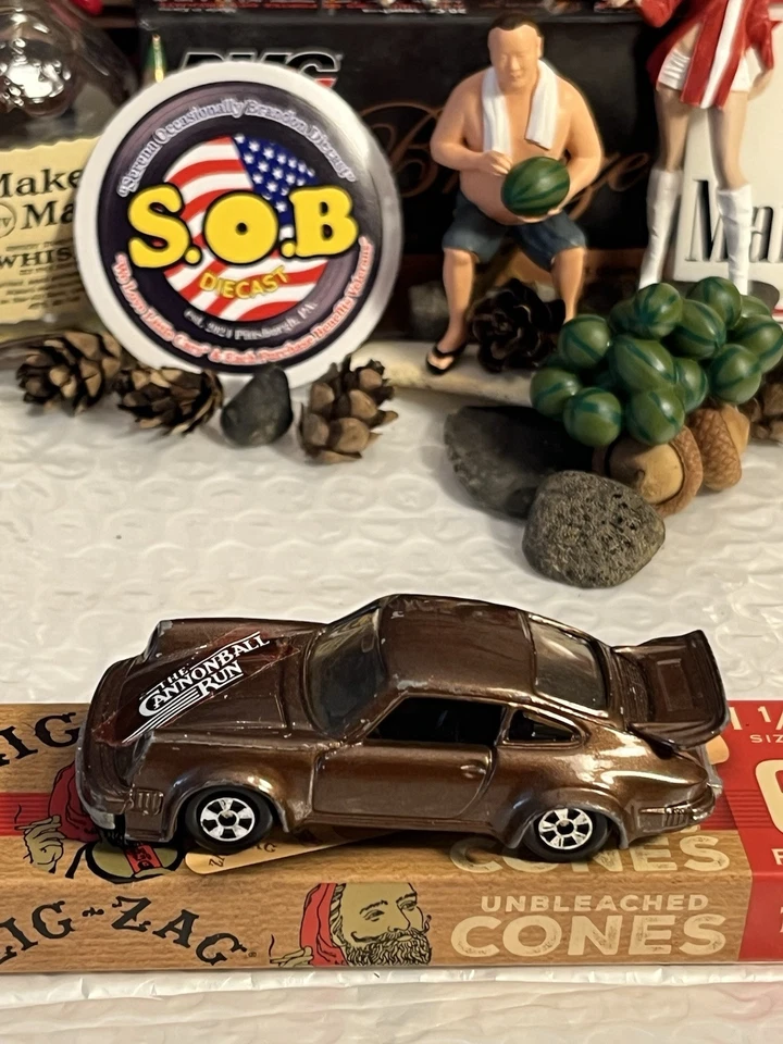 ERTL Porsche 930 Turbo The Cannonball Run коричневый литой б/у отличное состояние товара - Изображение 2 из 4