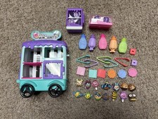 Disney Vinyl Munchlings Ice Cream Cart Playset 14 Figures Lot of 35 items