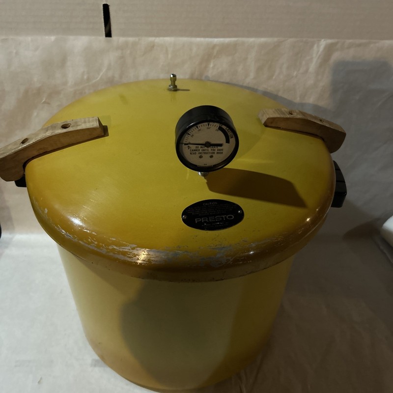 1970’s Presto Harvest 21 Quart Harvest Gold pressure cooker