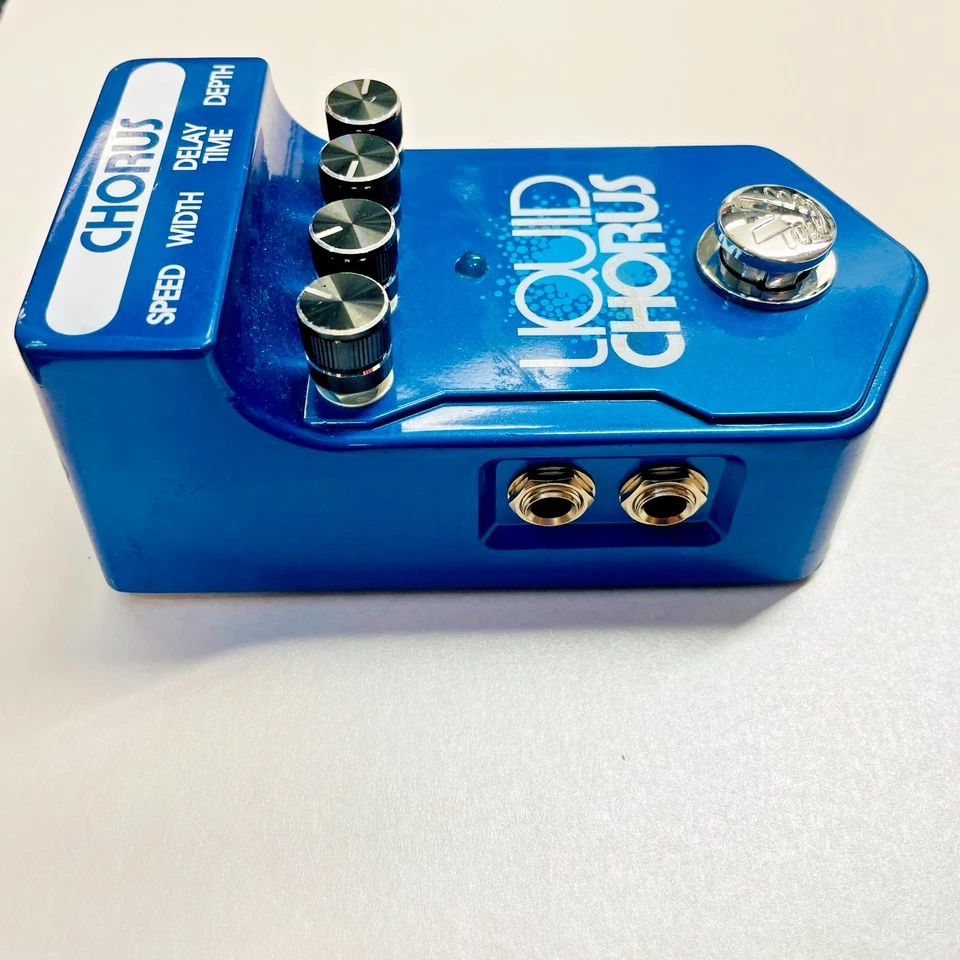Tested Visual Sound V2 Liquid Chorus Pedal | Analog Stereo | Guitar FX | Used - Image 4 of 4