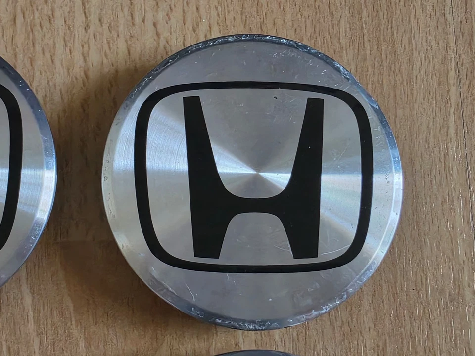 Set of 4 Genuine OEM 2004-2009 Honda S2000 AP2 center caps P/N 44732-S2A-921 - Image 3 of 4