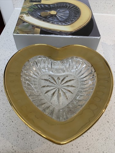 Mikasa "Desire Gold" Heart Dish (7 3/4" x 7 1/2" x 1 3/4" Deep) - Picture 2 of 5