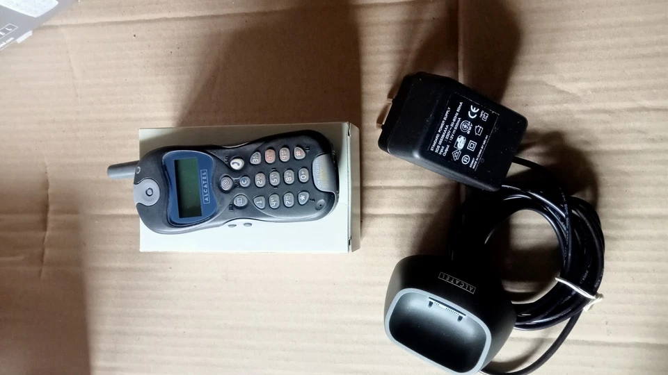 Téléphone portable Alcatel En TBE - Photo 2/3