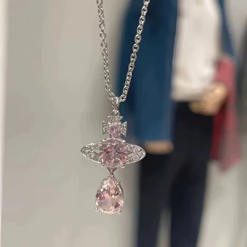 Collar Colgante Vivienne Westwood Gota Rosa Brillante Cristal Usado Foto 3 de 4